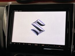 【大画面ナビ】人気の大型8インチナビを装備。存在感のある大画面はインパクト大！ナビ利用時のマップ表示は見やすく、テレビやDVDは臨場感がアップ！いつものドライブがグッと楽しくなります♪