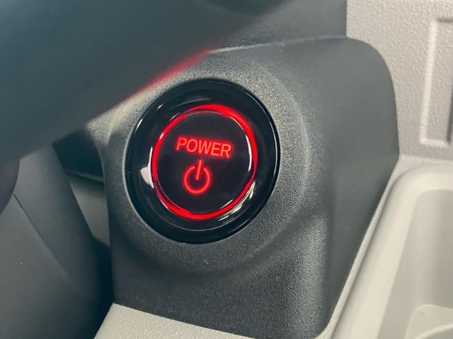 中古車のクレジット、カーリースもお取り扱いさせて頂いております。ご質問等も営業スタッフが対応させて頂きます。お気軽にお問い合わせください。