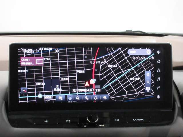 プロパイロットとリンクする12.3インチカラーディスプレイナビゲーションシステムにCarPIayワイヤレス接続に対応USB接続Biuetooth機器にも対応。