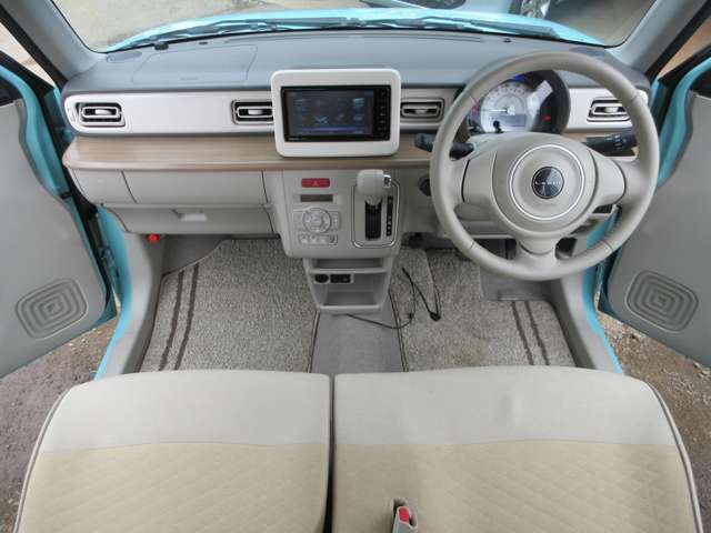 弊社ではコロナウウィルス対策といたしまして手洗いアルコール消毒の徹底、展示車のクリーニング・店舗内の除菌消毒を行っております。