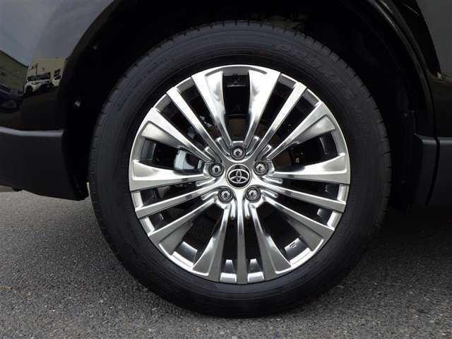 トヨタ認定中古車保証付！（1年間、距離無制限　HV車はHV保証付）　別途延長保証もご用意しております♪　ぜひ現車を確認にご来店ください