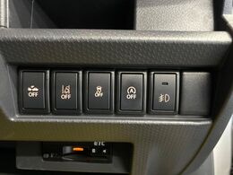 【セーフティサポート】走行中に前方の車両等を認識し、衝突しそうな時は警報とブレーキで衝突回避と被害軽減をアシスト。より安全にドライブをお楽しみいただけます。