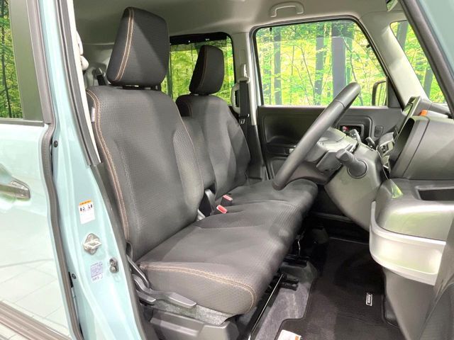 運転席シート廻りは使用感も少なく、良好な状態となっています。丁寧に使われていたことがよくわかりますね。