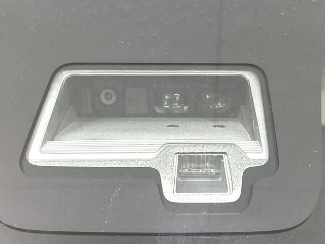 【スズキ　セーフティサポート】走行中に前方の車両等を認識し、衝突しそうな時は警報とブレーキで衝突回避と被害軽減をアシスト。より安全にドライブをお楽しみいただけます。