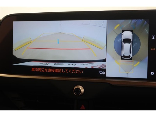 バックモニター搭載で車庫入れ安心！車庫入れが苦手な人もこれで安心！