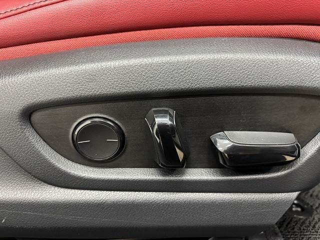 【パワーシート】電動スイッチで操作をし、高さや角度シート位置など最適なシートポジションに細かく設定出来ます☆