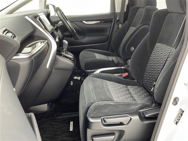 【助手席】きれいな助手席なので家族や友だちに乗ってもらっても安心です！