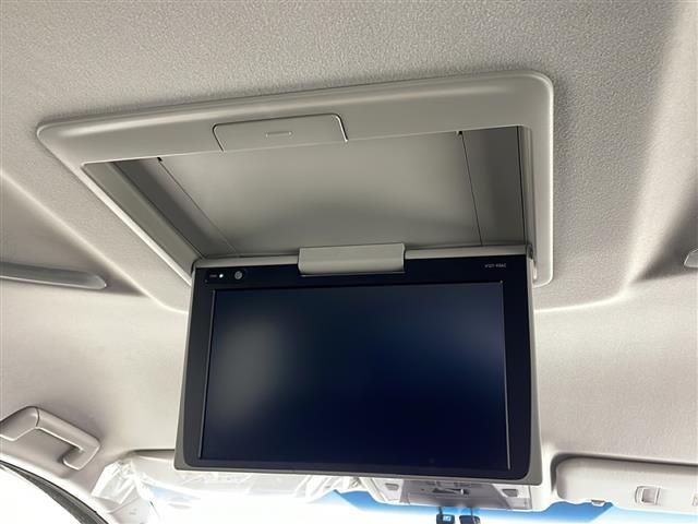 【後部座席操作部】後部座席を快適に過ごしていただくための便利な装備が付いています！