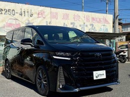 後席フリップダウンモニター、ユニバーサルステップ、ガラスルーフ、3方向ドライブレコーダー、置くだけ充電、HDMI、ヘッドアップディスプレイ、モデリスタラゲージLED、純正エントランスマット、純正マット、