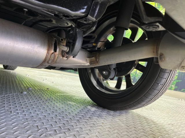 お車を安心してお乗りいただく為には、足回りの定期点検が欠かせません。サービスサポート（有償保証）では無料点検もご提供しており、安心のカーライフをお過ごしいただけるサポート体制が整っています。