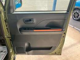 カロッツェリアナビ　バックモニター　Bluetooth フルセグTV CDDVD ステアリングリモコン　ターボ車！　スマートキー　フルオートエアコン　スマートアシスト