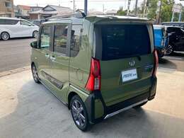 両側パワースライドドア　クリアランスソナー　オートリトラミラー　前席左右シートヒーター　シートリフター　純正15インチアルミ　LEDヘッド＆フォグ　ルーフレール