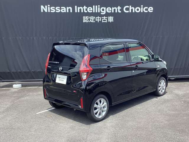 納車前に入念な点検整備をさせていただきます。もちろん全車走行距離無制限のワイド保証付きですので安心してお乗りいただけます。