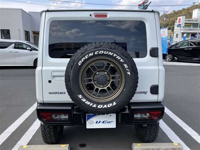 走りにこだわりながら収納力も持ち合わせたお車です。荷物を載せて軽快なドライブを楽しめますよ♪