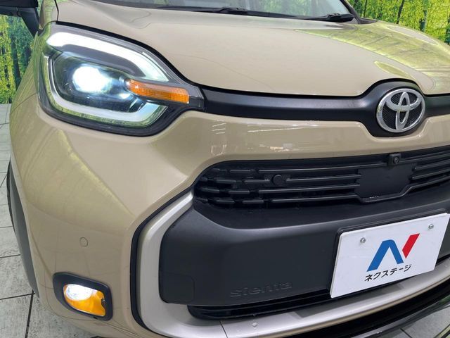 【LEDヘッドライト】悪天候や夜間走行時も良好な視界を確保し安心して運転できる高輝度LEDヘッドライトを装備！点灯速度が早く、消費電力も抑えられています。