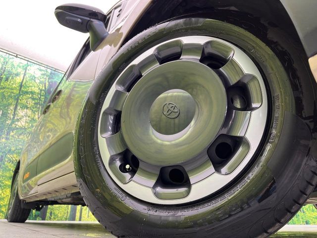 【純正16インチアルミホイール】外観にマッチした純正アルミホイールを装着しております。各種社外アルミホイールや、スタッドレスタイヤも取扱いしております。是非ご相談ください♪