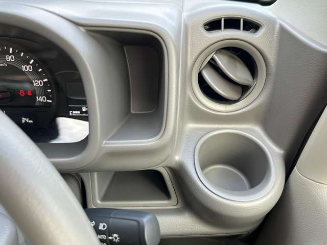 ドリンクホルダーは旅先でも便利ですね♪