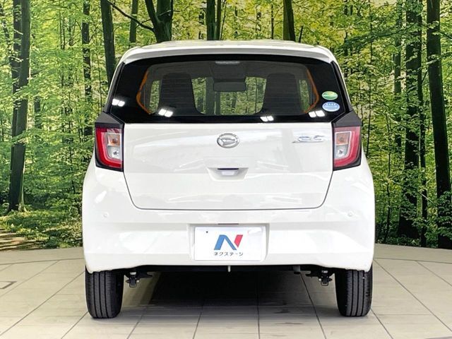 安心の最長10年・走行無制限保証（有償）をご用意。保証内容も充実はもちろん、無料点検＆オイル交換や、年中無休の全国・24時間ロードサービスも付帯されておりますのでご安心下さい。