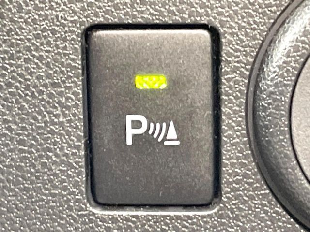 【コーナーセンサー】大きなお車を運転するのが不安な方でも、ブザーと光でお知らせ致します♪もちろん頼りきりはNGです！