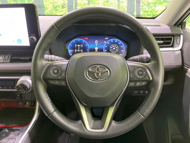 ステアリングも使用感が少なく、きれいな状態となっております♪