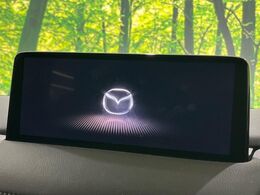 【メーカー純正ナビ】インテリアに溶け込むスタイリッシュな「専用設計」メーカーナビを装備♪視認性や操作性など基本性能にも優れ、より上質なカーライフをお楽しみいただけます。