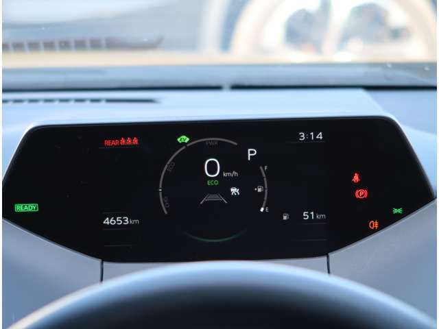 見やすい液晶ディスプレイ　走行距離は4，654km