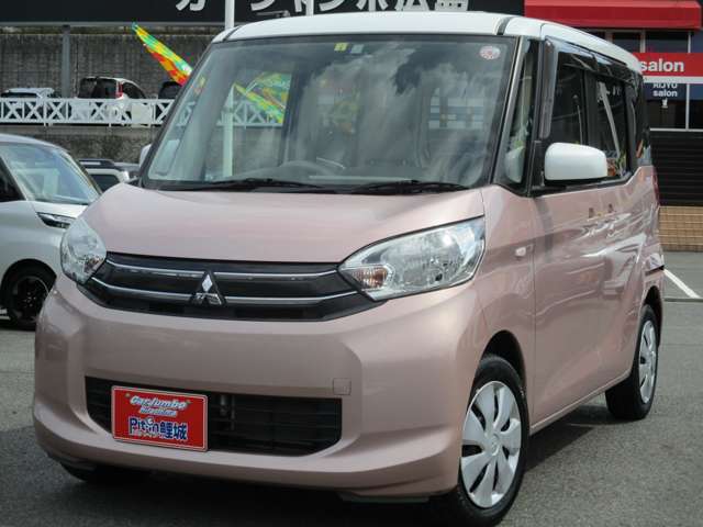 外装、内装ともに目立ったキズもなく綺麗ですよ。また、試乗なども行っておりますのでお気軽にお問い合わせ下さい。