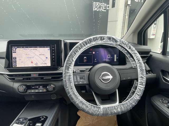 室内はルームクリーニングを行い納車になりますので納車後も快適な車内でお出かけできますよ
