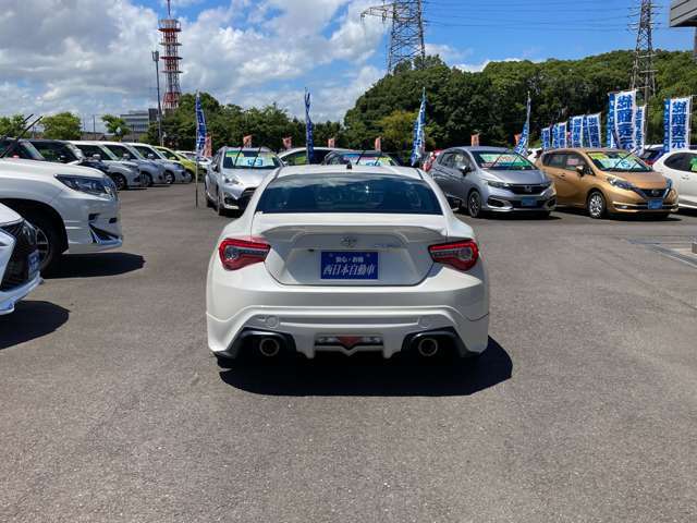 西日本自動車のココが安心！！その2西日本自動車グループのビッグチェーンは陸運局指定整備工場（民間車検工場）を完備していますので、土日祝日でも車検可能です！さらにお時間の無い方の為に1日車検も受付してます