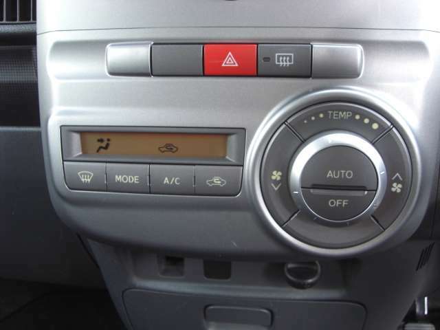 ドライブレコーダー　社外ナビゲーション　ワンセグTV　ETC　ユーザー買取車　キーフリーシステム　片側パワースライドドア　HIDヘッドライト　オートエアコン　リアスポイラー　ABS