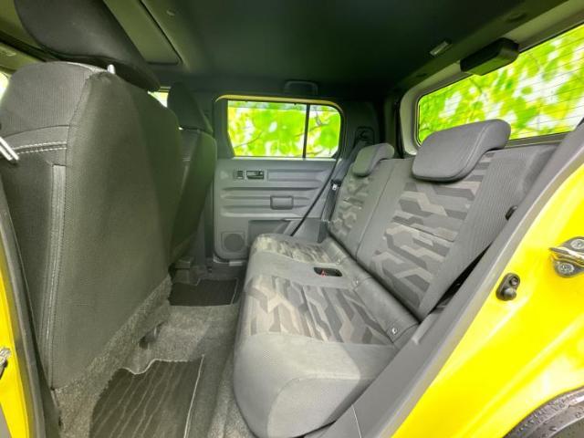 WECARSでは各商談席に大型モニターをご用意しております！見やすい大画面でゆったりと全国の在庫をご覧いただけます！是非ご来店お待ちしております！