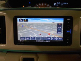 メモリーナビ搭載ですので、遠距離へのお出かけもお任せ下さい。