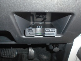 ETC装備車です、これさえあれば高速道路も楽々通行できます。お出掛けするのが好きな方には欠かせない装備です！