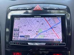 ナビが装備されてますので初めて訪れる場所でも迷わずに目的地に到着できますね♪長距離ドライブでCDも聞くことが出来るので、ドライブも一層楽しくなりますよ♪