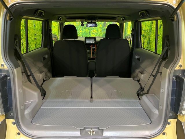 普段のお買い物や通勤、送迎等に十分な荷室スペースを確保しております。セカンドシートを倒すと、大きな荷物の積載も可能です♪