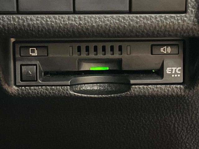 【ETC】高速道路の料金所をストレスなく通過！話題のスポットやサービスエリアに多い「スマートIC」利用時は必須のアイテムです。当店でセットアップを実施、ご納車当日からすぐにご利用いただけます！