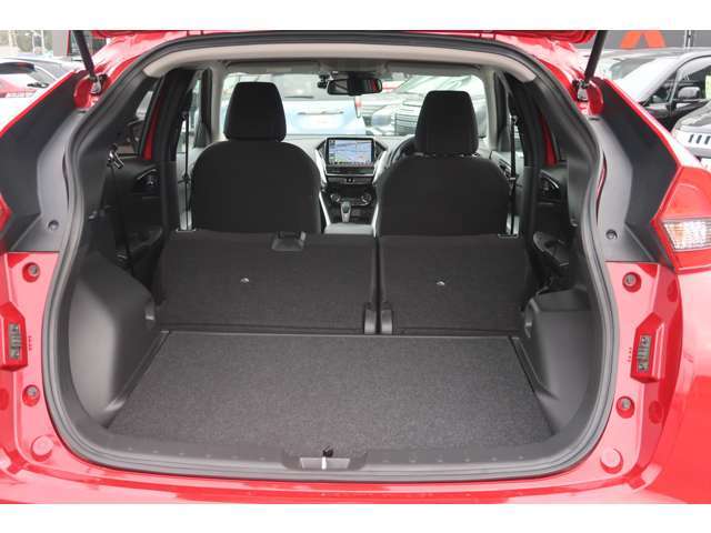 シートアレンジで、乗車人数や荷物の大きさなどに応じて自由にラゲッジルームを作り出せます！