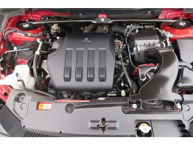 三菱では、高い技術と豊富な経験を備えた三菱メカニックと品質評価検査によって、点検整備でメカニカル機能と安心のボディーチェックを実施しています。