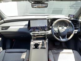 【インパネ全体】全方位で視界が広く、高い目線で運転もしやすいです！