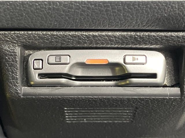 【ETC】高速道路の料金所をストレスなく通過！話題のスポットやサービスエリアに多い「スマートIC」利用時は必須のアイテムです。当店でセットアップを実施、ご納車当日からすぐにご利用いただけます！
