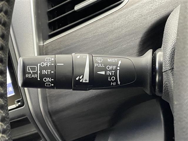 【ワイパー＆ウォッシャー】ワイパーを作動させたり、ウォッシャーを作動させたりすることができます。