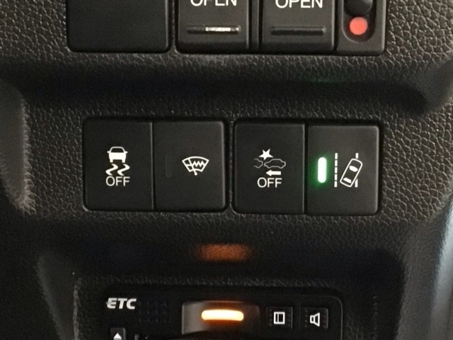 ホンダが推し進める総合先進安全装備のセンシング搭載！　衝突や斜線はみだしなどの危険が予測される時、センサーが警告。ヒューマンエラーを高度先進技術が補完してくれます。