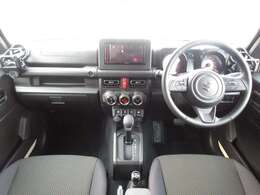 ご納車後も安心なプレミアム保証をご提案いたします。ナビや電装品、エアコンなども含めた600項目の充実した保証内容と安心のロードサービス付帯でサポートいたします。詳細はお尋ねください。
