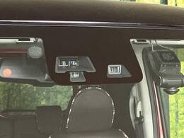 【エマージェンシーブレーキ】走行中に前方の車両等を認識し、衝突しそうな時は警報とブレーキで衝突回避と被害軽減をアシスト。より安全にドライブをお楽しみいただけます。