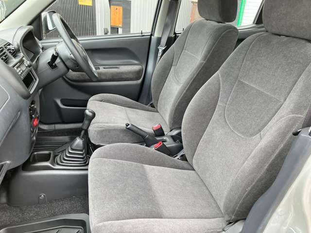 シートに破れ等はございません