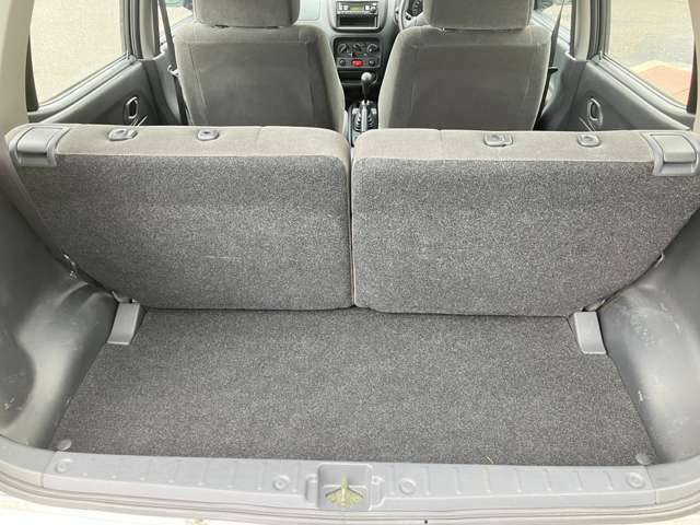 リアのラゲッジスペース