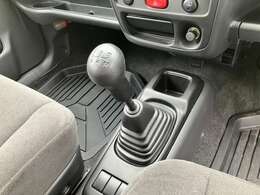 5速マニュアルになります