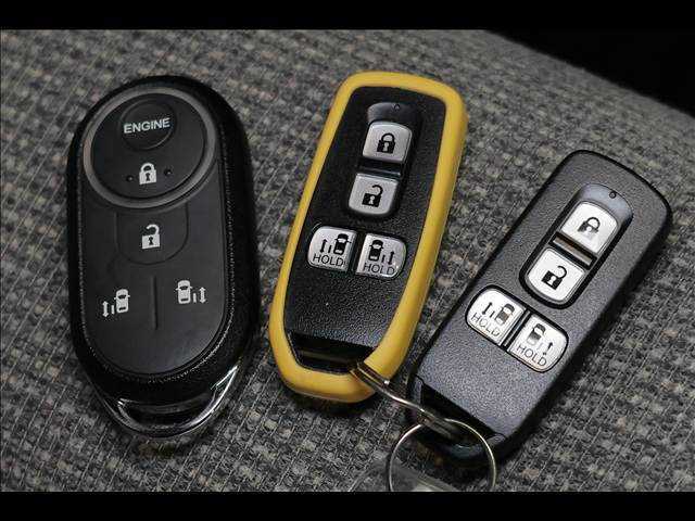 社外品パーツのお取り寄せや、取り付けなども承っております！ナビ取り付けやリアモニターの増設、エアロパーツ取り付けまで幅広くご対応させて頂きます！是非ともご相談下さい！