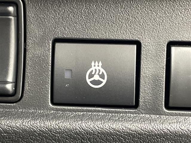 【運転席操作部】『運転席周辺の装備』の画像になります。快適なドライブを楽しむための機能が装備されています！運転席から触れるので使いやすいです！