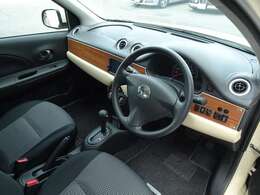 内外装ともに非常にきれいなお車です。